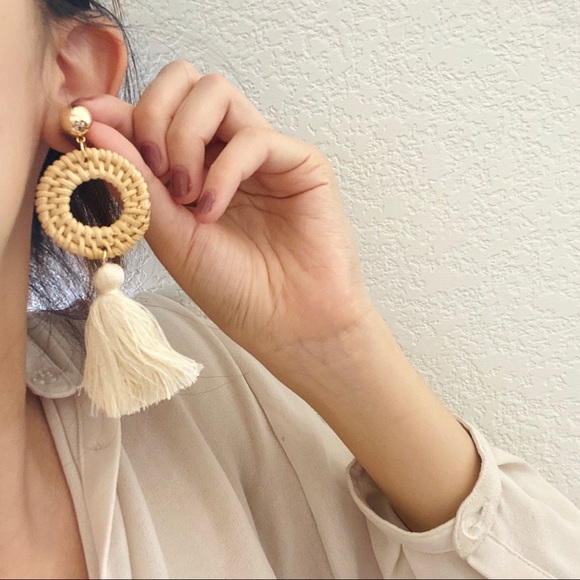 “Orval” Earrings Tassels Wicker Cream White - Picture 7 of 9